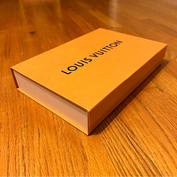 Louis Vuitton Gift Box - Picture 6 of 6